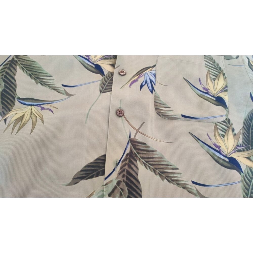 Tommy Bahama Relax Men's Medium Silk Hawaiian Shirt Bird Of Paradise Print Beige - Picture 7 of 10